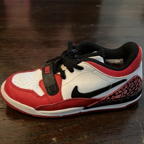 Kids Nike Jordan - Picture 2 of 4